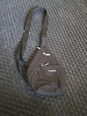 Baggallini Black Sling Belt Bag